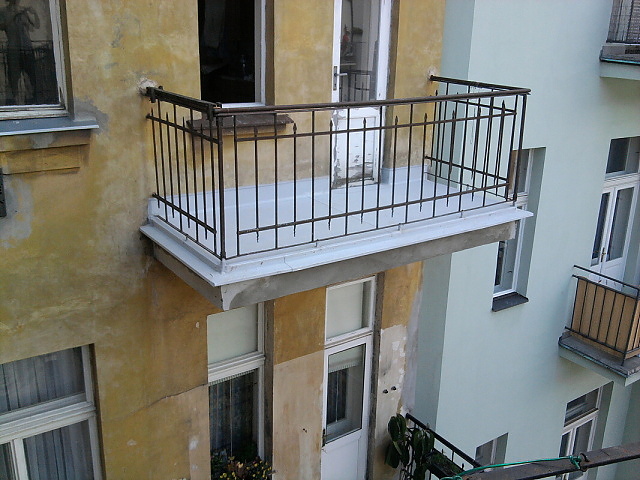 Oprava balkónu pochozí izolační fólií s poplastovaným okapnicovým plechem